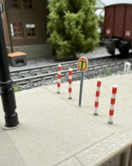 Bahnsteigschild „Durchgang verboten“